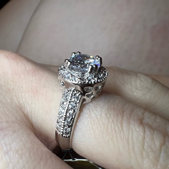 Premier Designs CZ Diamond Round Cut Ring - Picture 3 of 4